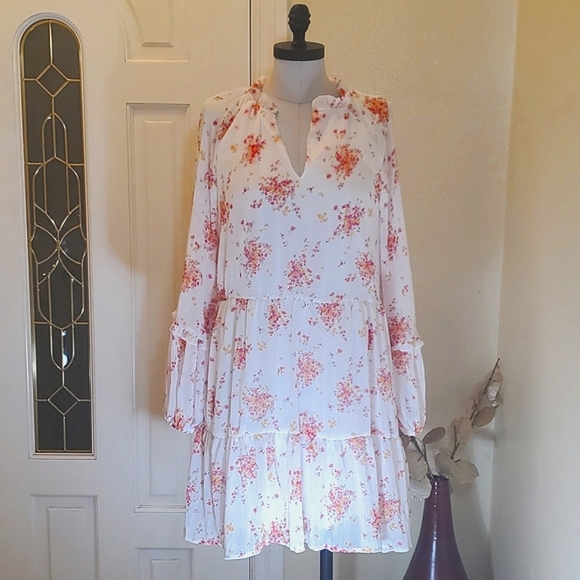 Vince Camuto Dresses & Skirts - Vince Camuto floral dress